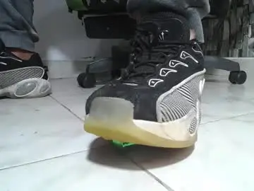 Chaturbate Live Porn of srfindomfeet_