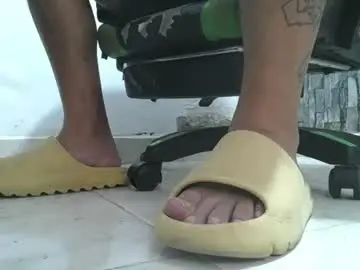 Chaturbate Live Sex of srfindomfeet_