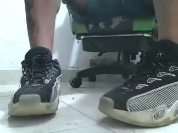 Chaturbate Adult Webcam of srfindomfeet_