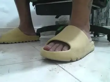Chaturbate Live Porn of srfindomfeet_