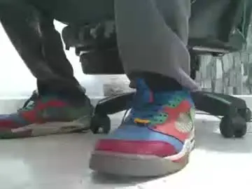 Chaturbate Live Sex of srfindomfeet_