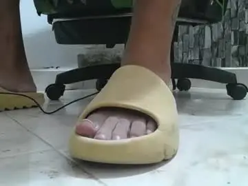 Chaturbate Adult Video Chat of srfindomfeet_