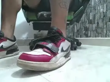 Chaturbate Live Porn of srfindomfeet_
