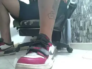 Chaturbate Sex Cam of srfindomfeet_
