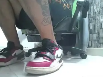 Chaturbate Free Porn Cam of srfindomfeet_