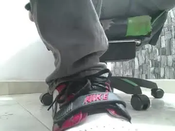 Chaturbate Adult Webcam of srfindomfeet_