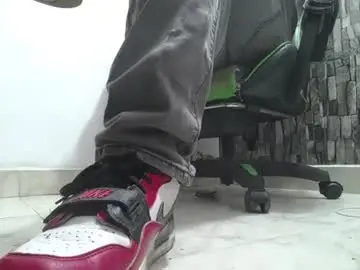 Chaturbate Best live sex cam show of srfindomfeet_