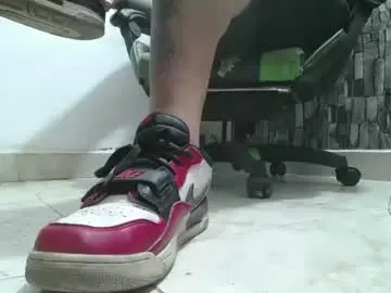 Chaturbate Free Porn Cam of srfindomfeet_