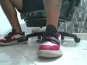Chaturbate Adult Video Chat of srfindomfeet_