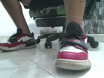 Chaturbate Watch Live Sex Cams of srfindomfeet_