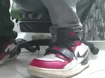 Chaturbate Best live sex cam show of srfindomfeet_