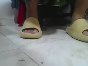 Chaturbate Watch Live Sex Cams of srfindomfeet_