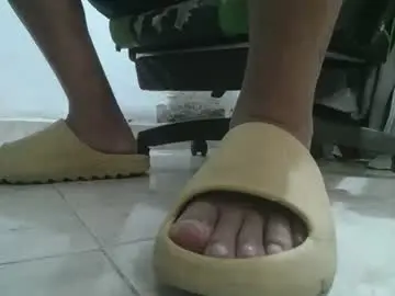 Chaturbate Best live sex cam show of srfindomfeet_