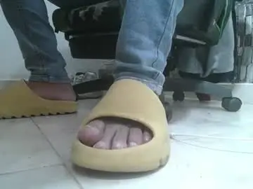 Chaturbate Sex Cam of srfindomfeet_