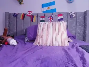 Chaturbate Live Sex Cam of rubi_hops