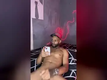 Chaturbate Watch Live Sex Cams of sexseason777