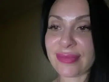 Chaturbate Live Sex Cam of honeyvibe26