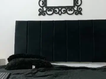 Chaturbate Live Sex Cam of pinkqueen23