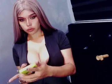 Chaturbate Live Sex of hotsexyhugetrans