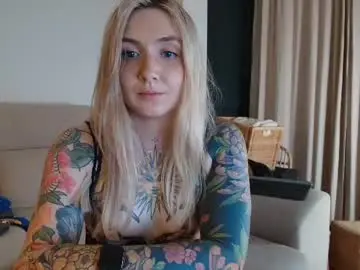 Chaturbate Adult Webcam of tattoobbgirl