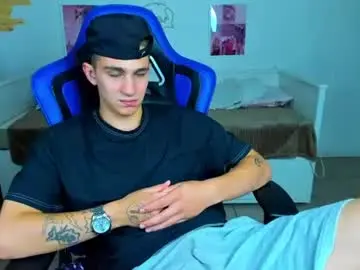 Chaturbate Watch Live Sex Cams of frank_mooree