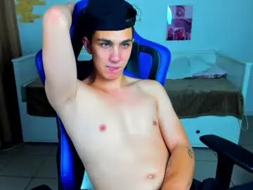 Chaturbate Live Sex Cam of frank_mooree