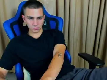 Chaturbate Live Sex Cam of frank_mooree