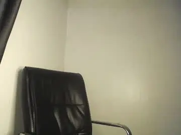 Chaturbate Live Sex Cam of muscles_qeen0