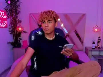 Chaturbate Live Porn of anyelotwink