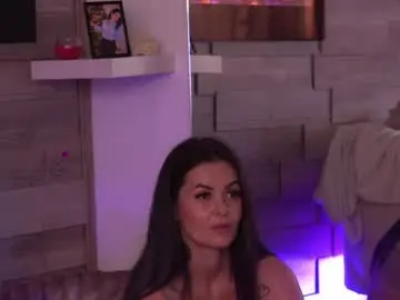 Chaturbate Live Sex Cam of glamourousmom