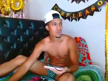Chaturbate Watch Live Sex Cams of andrea_andres_couplehot