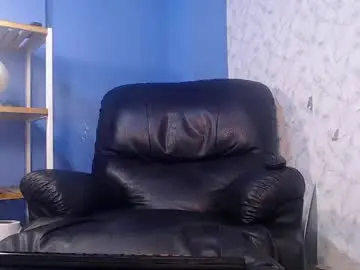 Chaturbate Live Sex Cam of enzo_valentinou