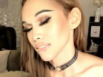 Chaturbate Live Sex Cam of _enchantress_samira_