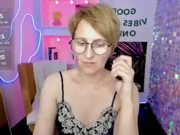 Chaturbate Nude Webcam of paris_cherry