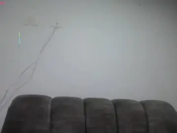Chaturbate Live Porn of emilyhines__