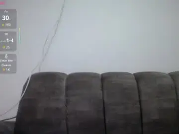 Chaturbate Free Live Porn of emilyhines__
