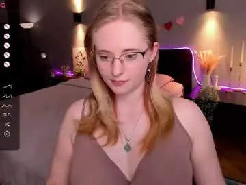 Chaturbate Live Sex Cam of sheslinki
