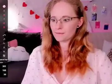 Chaturbate Live Sex Cam of sheslinki