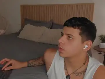 Chaturbate Live Sex Cam of _e_m_m_a_1