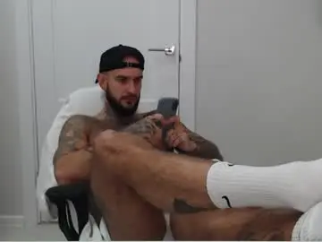 Chaturbate Live Sex Cam of maxi_foxxx