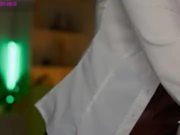 Chaturbate Live Sex Cam of maddi_s_here