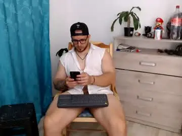 Chaturbate Best live sex cam show of maximussantorini