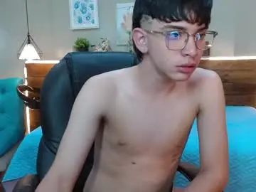 Chaturbate Sex Cam of santitwinkyy