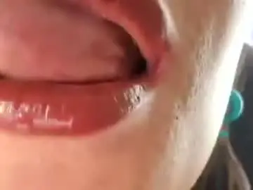 Chaturbate Best live sex cam show of evolethmontenegros