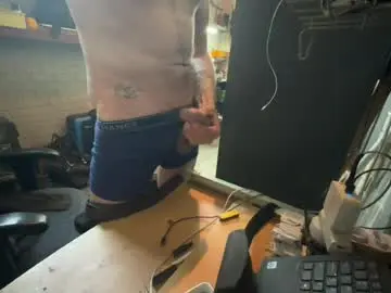 Chaturbate Live Sex Cam of snugglz