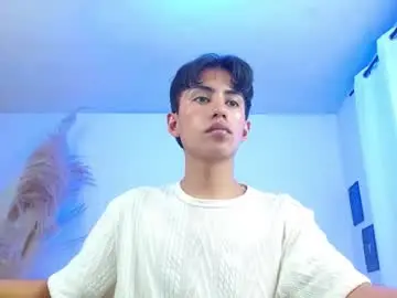 Chaturbate Live Sex of angelocum18