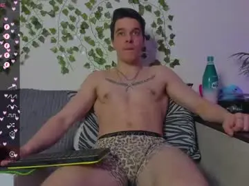 Chaturbate Live Sex Cam of bravo_maestro