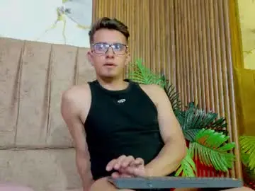 Chaturbate Nude Webcam of clyde_tay