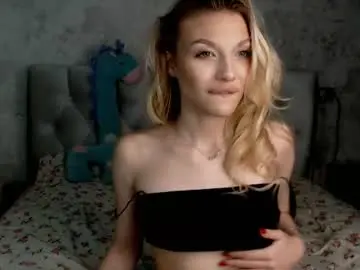 Chaturbate Live Sex Cam of ellamilla