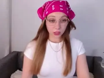 Chaturbate Live Sex Cam of love_bella_
